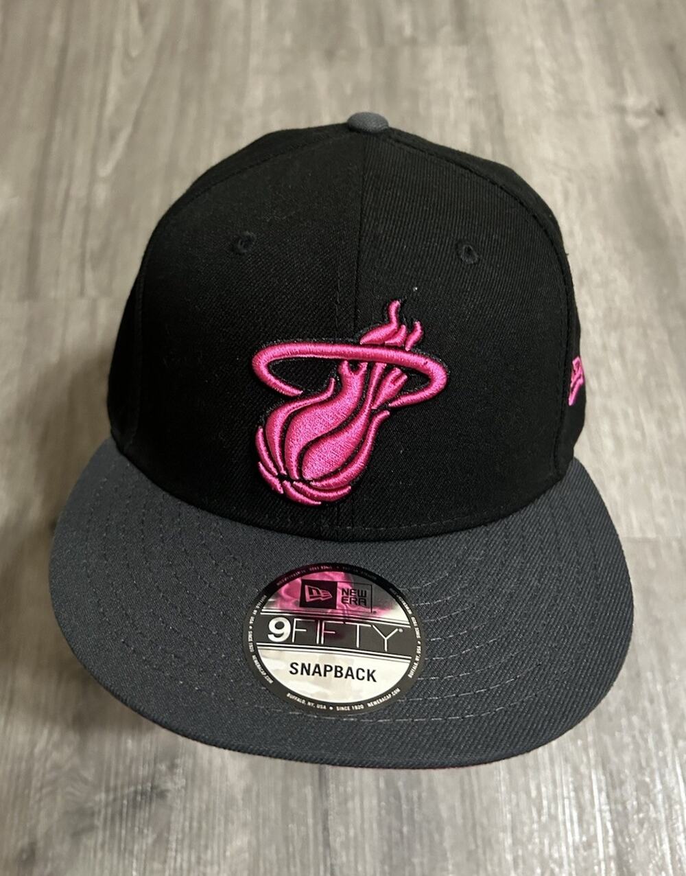 miami heat new era 9fifty snapback Black and pink logo